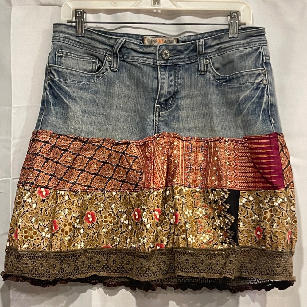 YMI Jeans Boho Patchwork Denim Mini Skirt Floral Lace Trim Size 9 Medium Wash